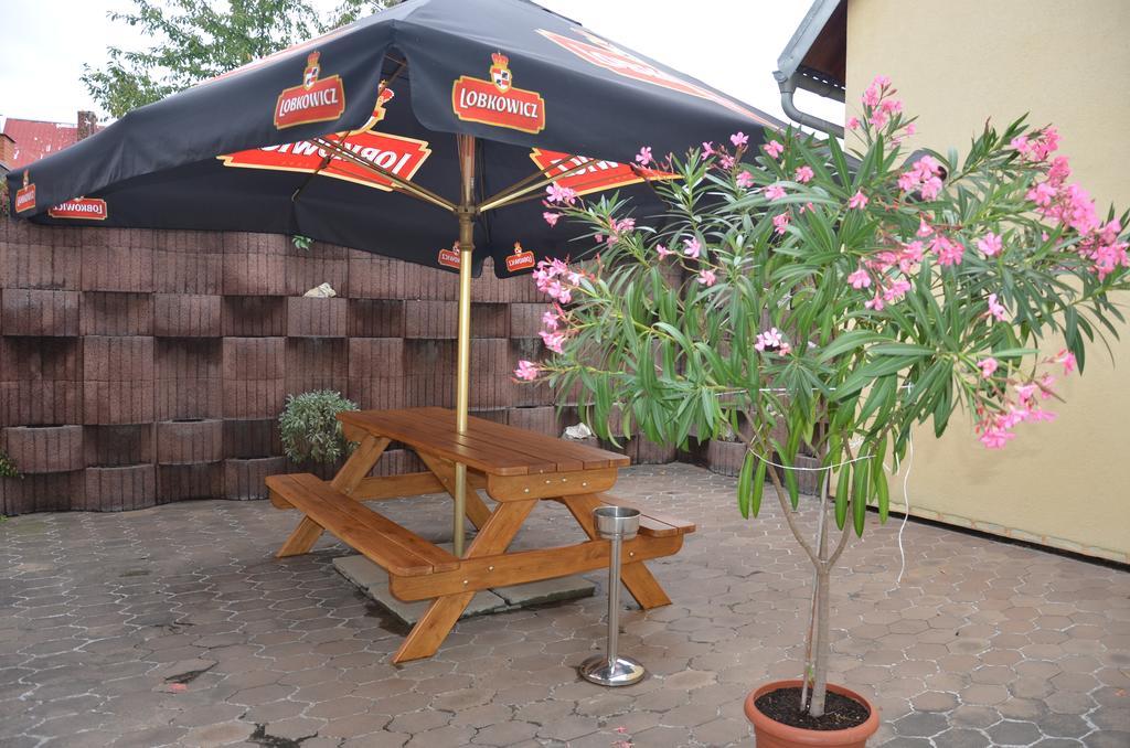 Guesthouse Zlaty Hrozen Česká Lípa Bagian luar foto