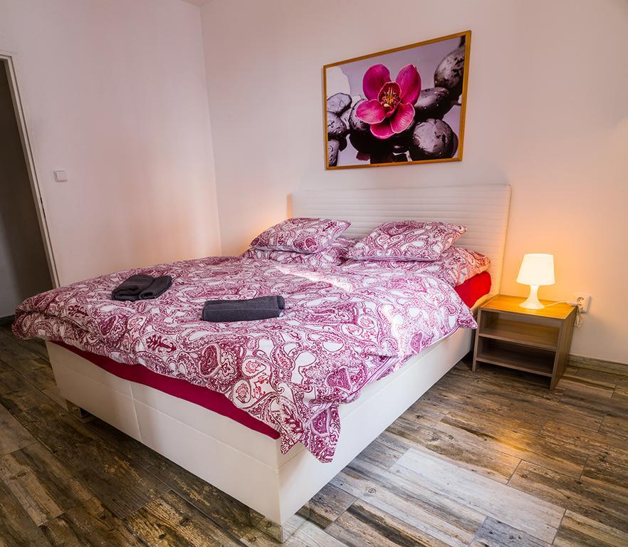 Guesthouse Zlaty Hrozen Česká Lípa Bagian luar foto