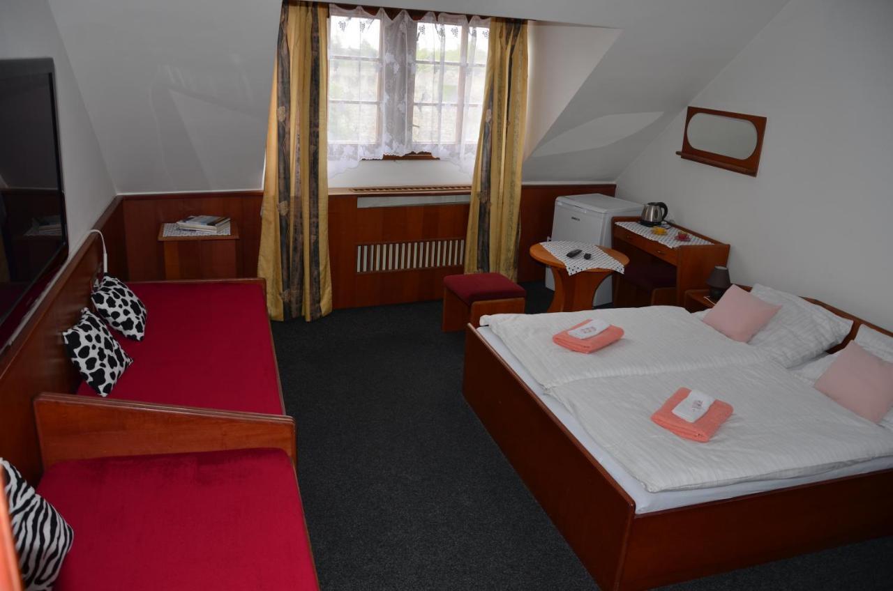 Guesthouse Zlaty Hrozen Česká Lípa Bagian luar foto