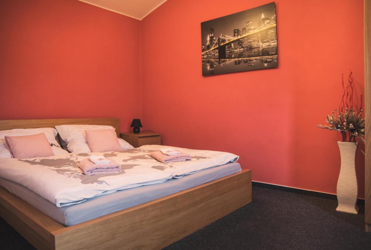 Guesthouse Zlaty Hrozen Česká Lípa Bagian luar foto